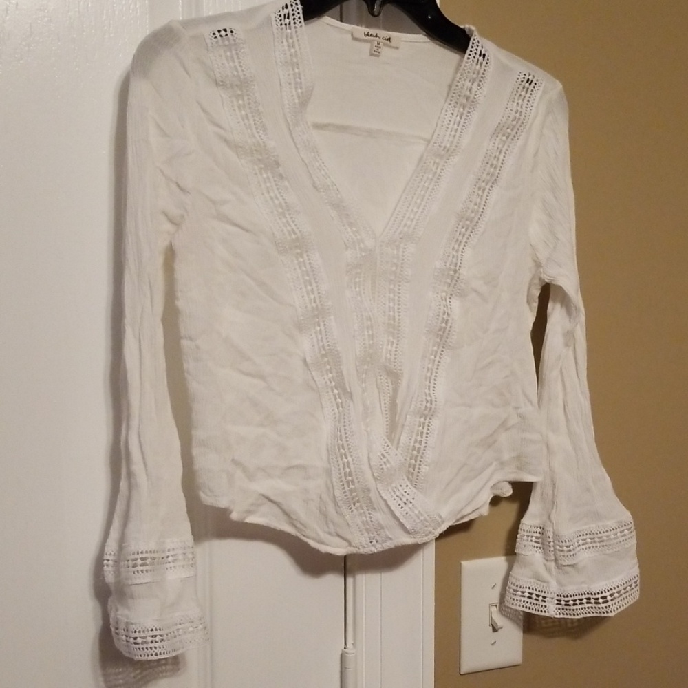 White crop top with lace details